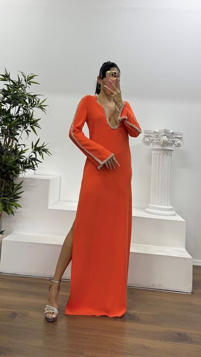 Turuncu Metal Aksesuarlı Yaka ve Kol Özel Tasarım Abiye Elbise